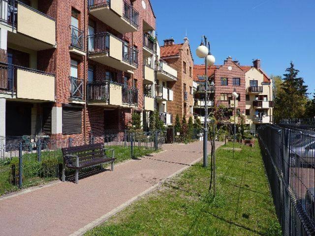 Niewielki Pokoj Jedno Lub Dwuosobowy W Duzym Mieszkaniu W Gdansk Wrzeszcz Ul Smoluchowskiego Kolo Akademii Medycznej - Cooliving Exterior foto